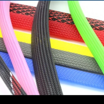 Selongsong Kabel PET Tahan Api Fleksibilitas Baik Mudah Ditekuk Berbagai Ukuran Untuk Ketahanan Api Unggul