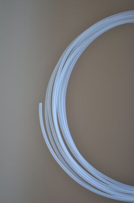 Harga bagus Ketumpatan tampak 1,26 sampai 1,38 G cm3 PolyTetraFluoroEthylene ideal untuk pembuatan katup gasket dan segel di lingkungan kimia yang keras on line