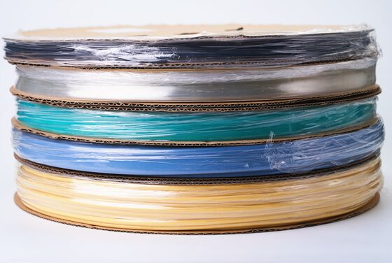 Harga bagus Penggunaan Liar Aksesori Kabel Selang Panas Susut 130°C Hitam Warna Standar Selongsong Pelindung Kawat Listrik Nama Cocok untuk Industri on line