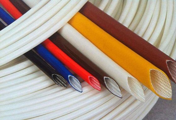 Harga bagus Fiberglass berlapis karet silikon biru dengan lebar 50mm memberikan isolasi dan perlindungan dalam aplikasi industri on line